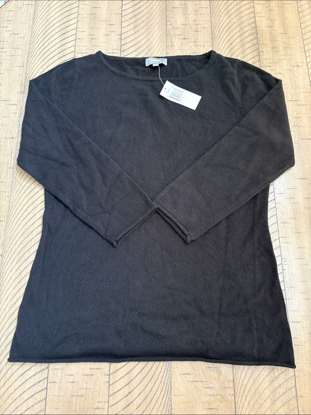 Neiman Marcus Black Long-Sleeve Crewneck Shirt 100% cashmere